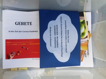 Corona-Kiste mit Gebeten